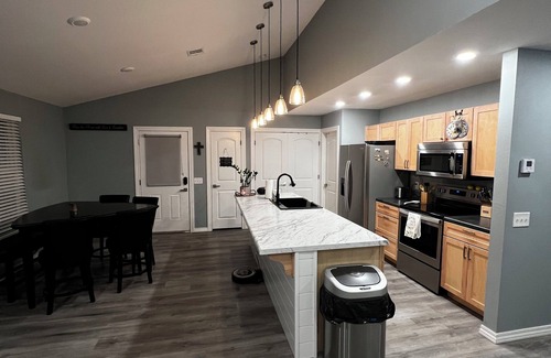Joplin House | Charming 3BR/2Bath home with firepit, large fenced yard, pet friendly.