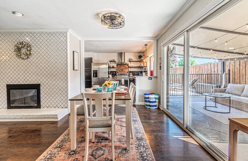 Garland House | Charming 3BR House - Pool, King Bed, and Grill in Garland
