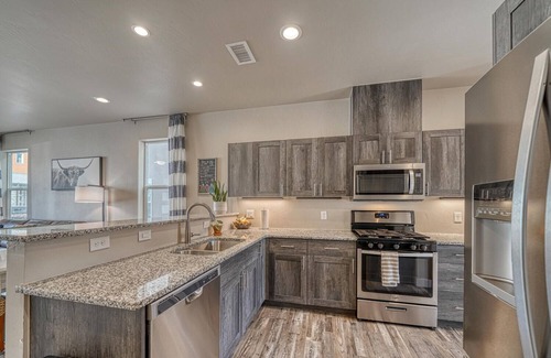 Salida House | Charming 3BR ~ Sleeps 6 ~ Walk/Bike to downtown Salida