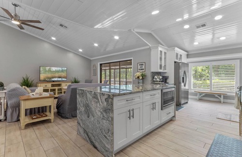 Plymouth House | Charming 4-Bed 2.5 Bath Modern Home on 5 Acres. Pond, Trails, Wildlife. Sleeps 8