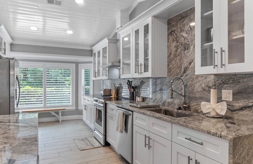 Plymouth House | Charming 4-Bed 2.5 Bath Modern Home on 5 Acres. Pond, Trails, Wildlife. Sleeps 8