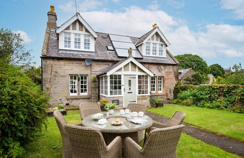 Embleton Cottage | Charming 4 bed cottage in Embleton near beach