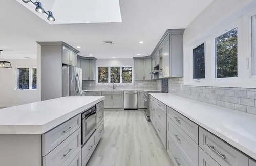 East Patchogue House | Charming 4 bedroom home with pool, basketball court, in superb East Patchogue