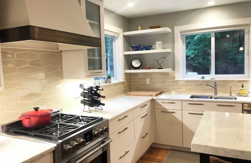 Birchwood Farms House | Charming 4-bedroom house in Harbor Springs, Close to town and Ski Hills!