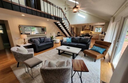 Birchwood Farms House | Charming 4-bedroom house in Harbor Springs, Close to town and Ski Hills!