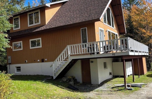 Montgomery Center Ski Chalet | Charming 4-bedroom chalet near Jay Peak