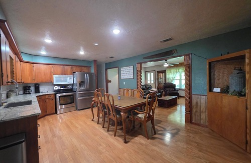 Elmo House | Charming 4-bedroom Country Home near Canton, TX
