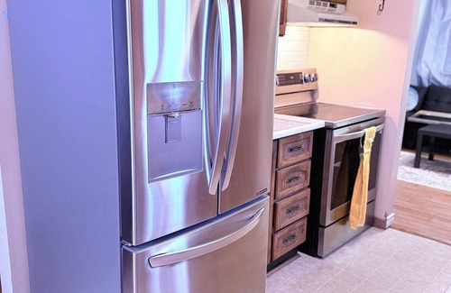 Belleville House | Charming 4-bedroom house in wonderful Belleville with WiFi, AC