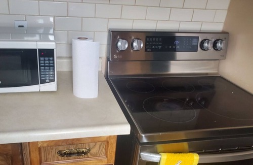 Belleville House | Charming 4-bedroom house in wonderful Belleville with WiFi, AC