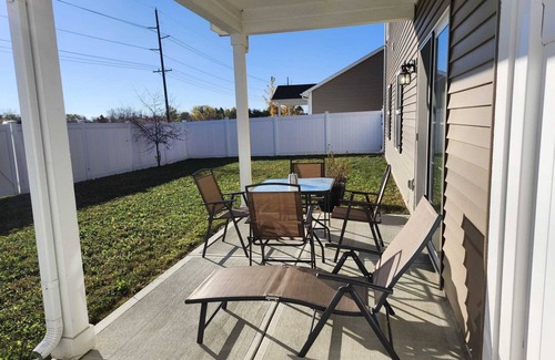 Plainfield House | Charming 4-bedroom house with AC, fitness room, WiFi in Plainfield
