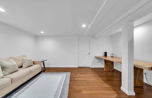Mastic House | Charming 4-bedroom house with WiFi and fitness room in lovely Mastic