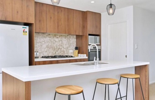 Christchurch Apartment | Charming 4-bedroom home located near Christchurch International Airport.