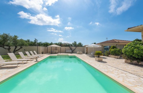 Zakynthos Villa | Charming 4-bedroom villa with WiFi, AC in Lagana