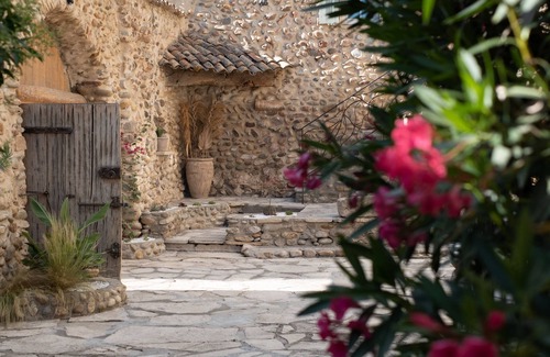 Les Mees Apartment | Charming 4-star gîte in a 1785 bastide in Haute Provence