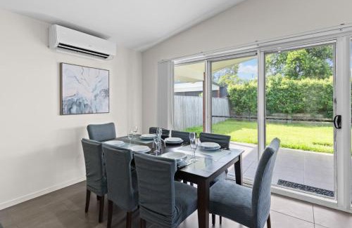 Wynnum House | Charming 4Bedroom Home Near Train Station and Beaches