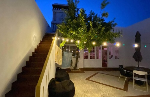 Mourao House | Charming 5-Bed House in Granja