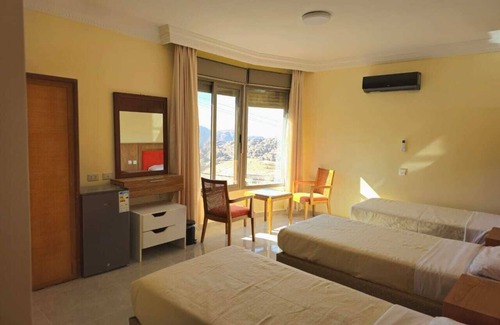 Wadi Musa Bed & Breakfast | Charming 5-bedroom bed & breakfast with WiFi, AC in fabulous Wadi Musa, Petra