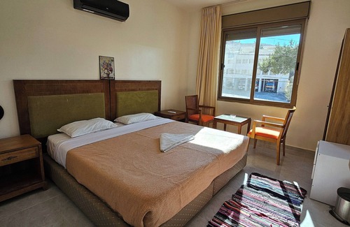 Wadi Musa Bed & Breakfast | Charming 5-bedroom bed & breakfast with WiFi, AC in fabulous Wadi Musa, Petra