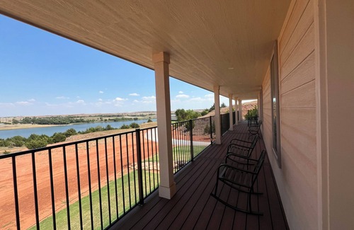 Washita County Condo | Charming 5-bedroom Lake side in Colony OK Unit #1