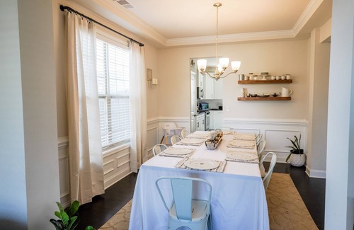 Powdersville House | Charming 5 Bedroom Spacious Home 12 mins to Downtown Greenville