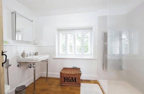 Amersham House | Charming 5BR Farmhouse Retreat in Amersham