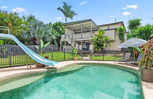 Kedron House | Charming 5BR Family Home w/Pool 10min from Airport