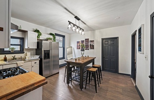 West End House | Charming 6-bedroom house - close to all in Providence