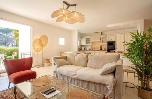 Boulouris-sur-Mer Apartment | Charming 73m2 | swimming pool | 500 m from the sea |parking