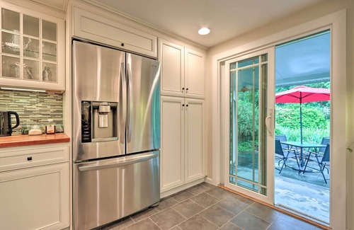 Stockton House | Charming Abode w/Patio - Walk to Town + River!