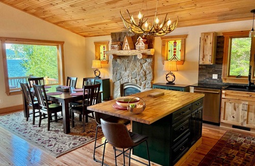 Speculator House | Charming Adirondack Lakefront 2bdrm Lodge