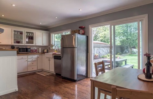 Kenwood House | Charming and Centrally Located Sonoma 2-Bdrm house with WiFi and AC in Kenwood