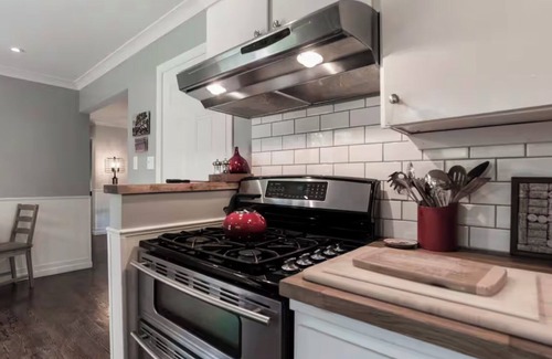 Kenwood House | Charming and Centrally Located Sonoma 2-Bdrm house with WiFi and AC in Kenwood