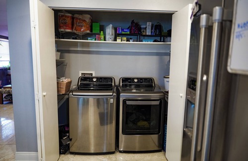 Pontchartrain Park House | Charming and comfortable 2-bedroom house that sleeps 6 with a gym.