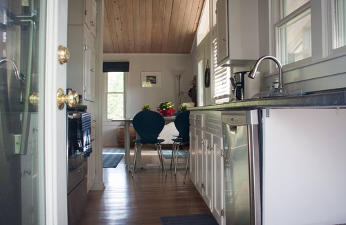 Edgartown Cottage | Charming and cozy Chappy cottage - best of indoor and outdoor beach living!