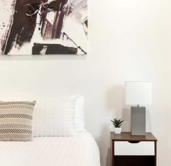 Lexington House | Charming and Light-Filled 3BR 2BA Getaway