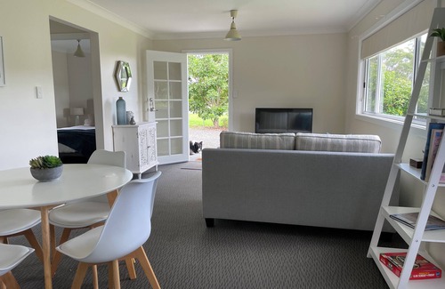 Arcadia Bed & Breakfast | Charming and peaceful 2-bedroom bed & breakfast retreat in wonderful Arcadia