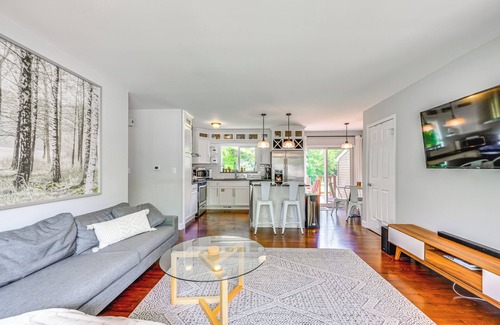 Mitchell House | Charming Ann Arbor Getaway w/Deck: Near Downtown!
