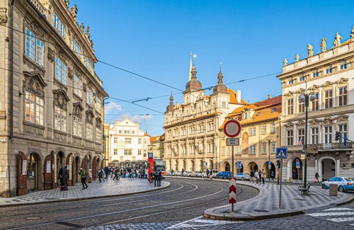 Mala Strana Apartment | Charming Apartment in 400 yr old House, 4 Mins walk from the Charles Bridge