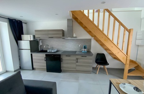 Parigne-lʼEveque Apartment | Charming Apartment Close to the Circuit