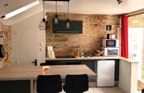 Chateaubriant Apartment | Charming Apartment - Downtown