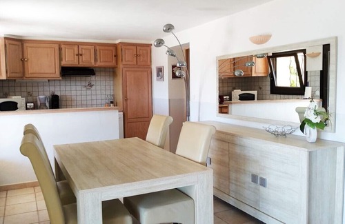 Antheor Apartment | Charming apartment next to the sea and the beach