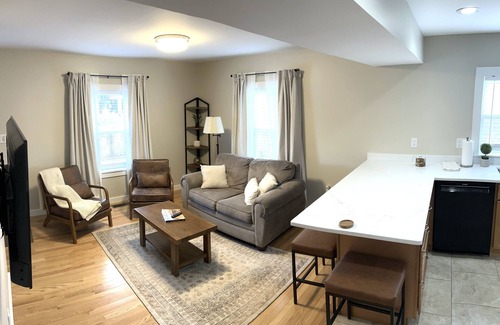 Northwest Harwinton Apartment | Charming apartment 7 minute walk to downtown