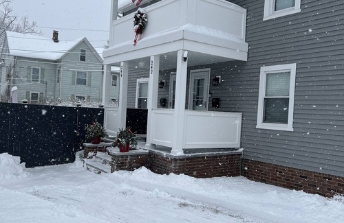 Northwest Harwinton Apartment | Charming apartment 7 minute walk to downtown