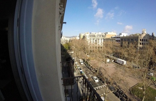 la Vila de Gracia Apartment | Charming Apartment in the Main Street of Barcelona, Close to Downtown and Gracia