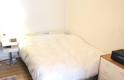 Combat Apartment | Charming apartment in Canal Area - Central Paris - with WiFi