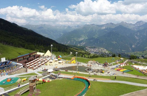 Fiss Apartment | Charming Apartment in Fiss at Ski Bus Stop