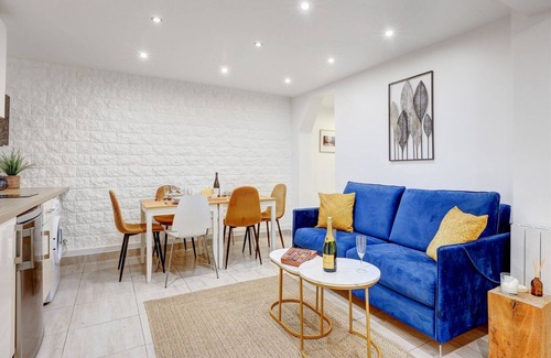 Porte-Saint-Martin Apartment | Charming Apartment Near République