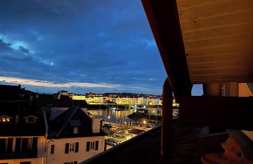 Ciboure Apartment | Charming apartment on the port of Ciboure 3/4.nights
