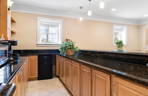 Chantilly Apartment | Charming Apartment Suite, 2 BDR, 1 BATH, Location!