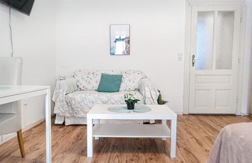 Matzleinsdorf Apartment | Charming Apt - ideal for Longstays